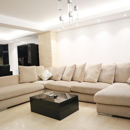 Central apartament Bulevardul Decebal Bucarest Extérieur photo